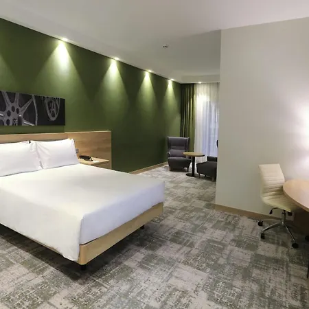 Hampton By Hilton Old Town Hotel 3*