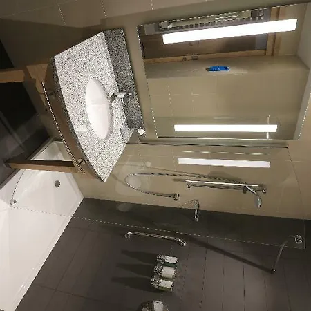 Отель Hampton By Hilton Old Town Гданьск